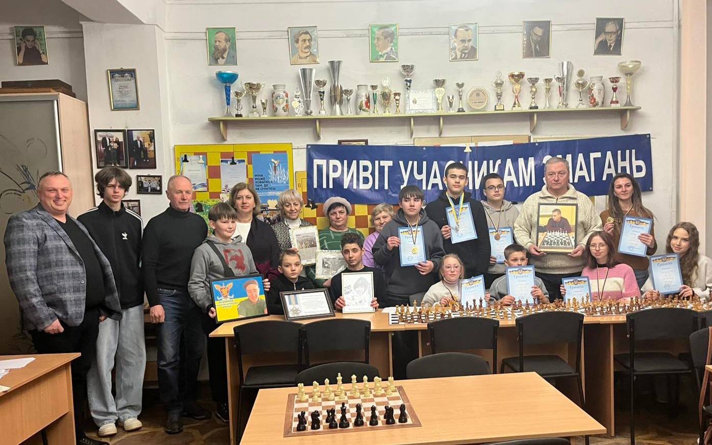 Призери та організатори