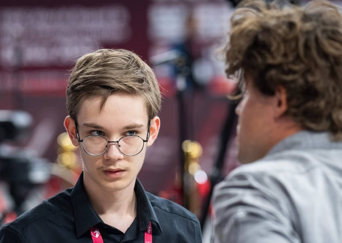 Ігор Самуненков та Магнус Карлсен