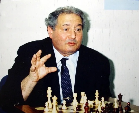 Він грав з Пеле – в шахи, а з Фішером – у футбол