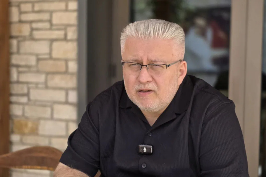 Український слід у битві за шахову корону: хто такий Роман Відоняк і як він тренує