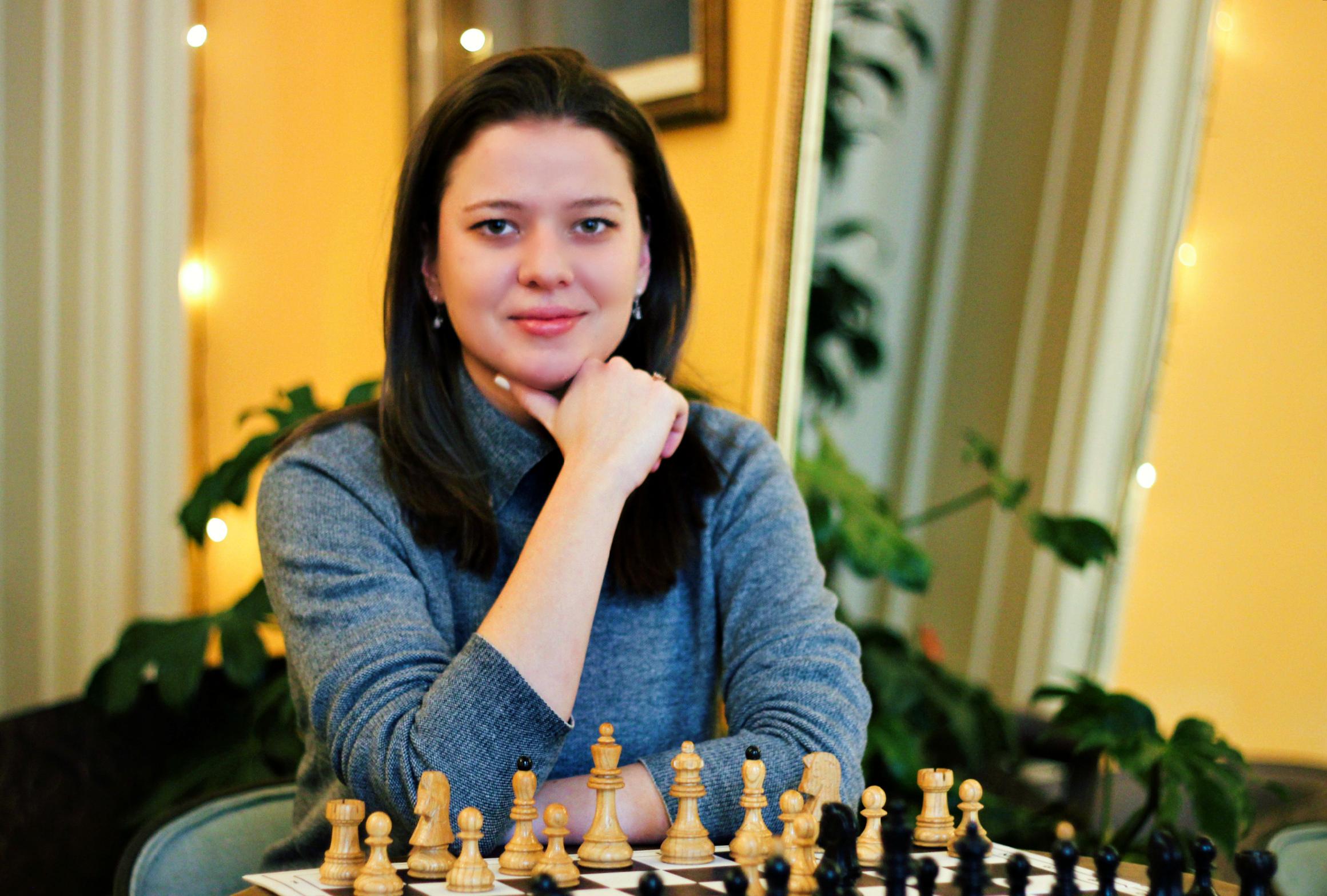 6 листопада – народилася гросмейстерка Наталія Букса