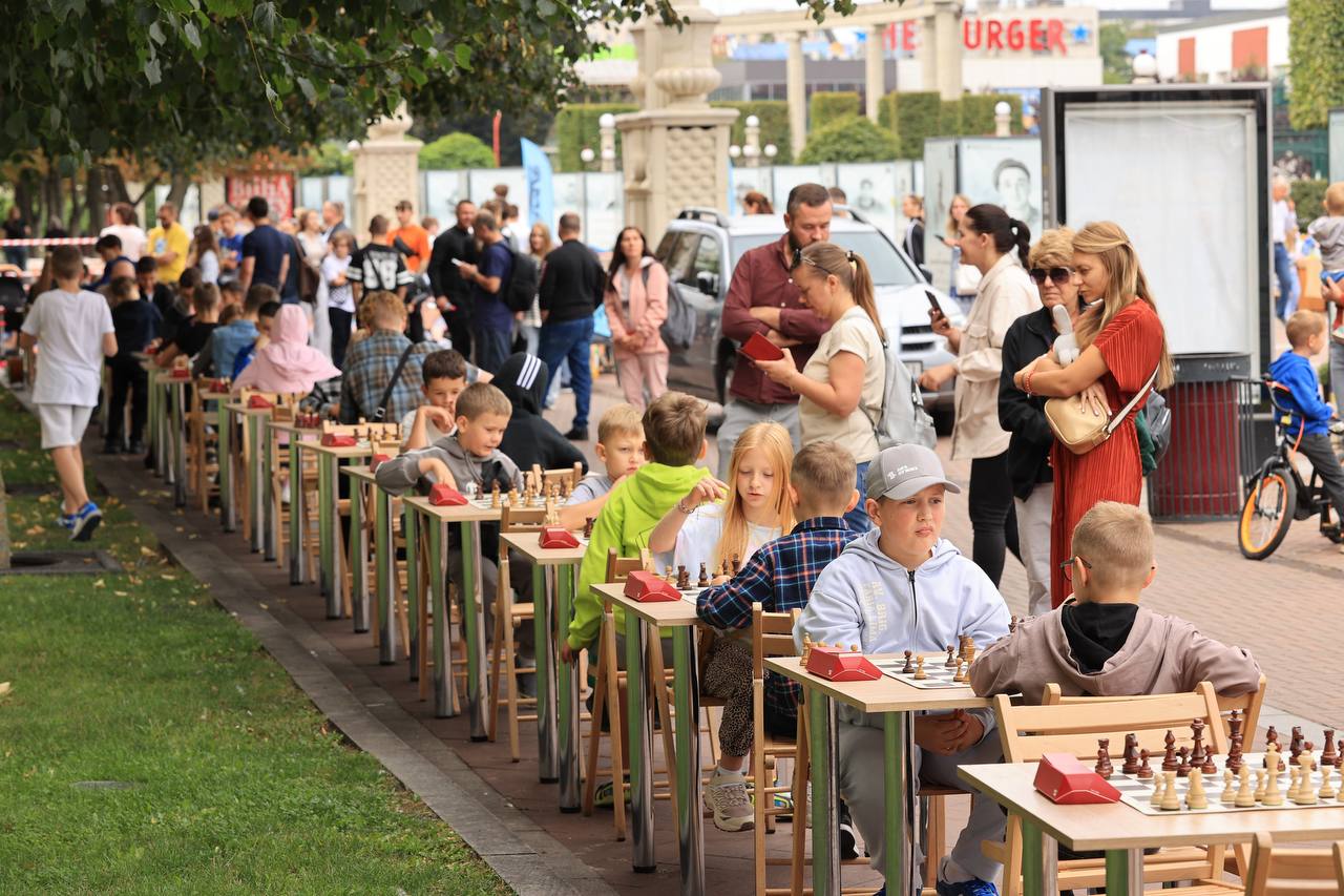 Шахи в центрі Ірпеня