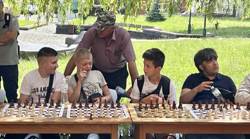 Дрогобич провів сеанс одночасної шахової гри Івана Яремка
